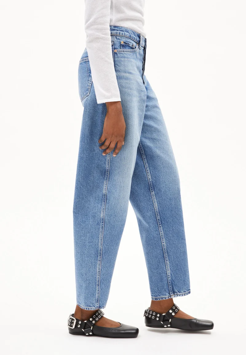 BAARELL JEANS | crunchy