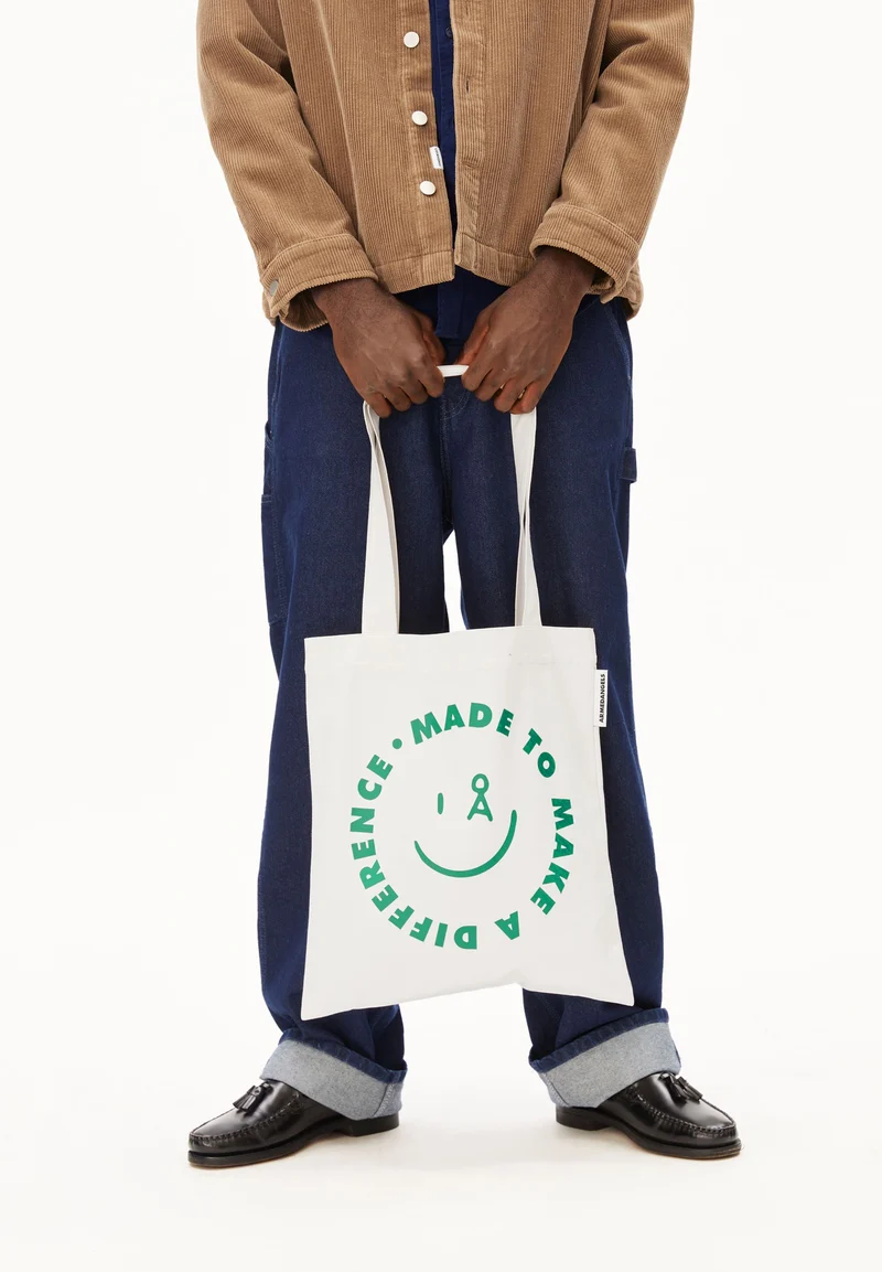 TOTAA SMILEY TOTE BAG | oatmilk