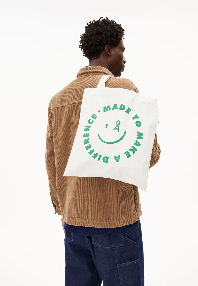 TOTAA SMILEY TOTE BAG | oatmilk