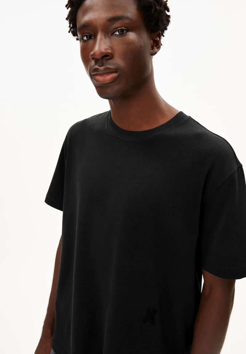 AADRU T-SHIRT | black