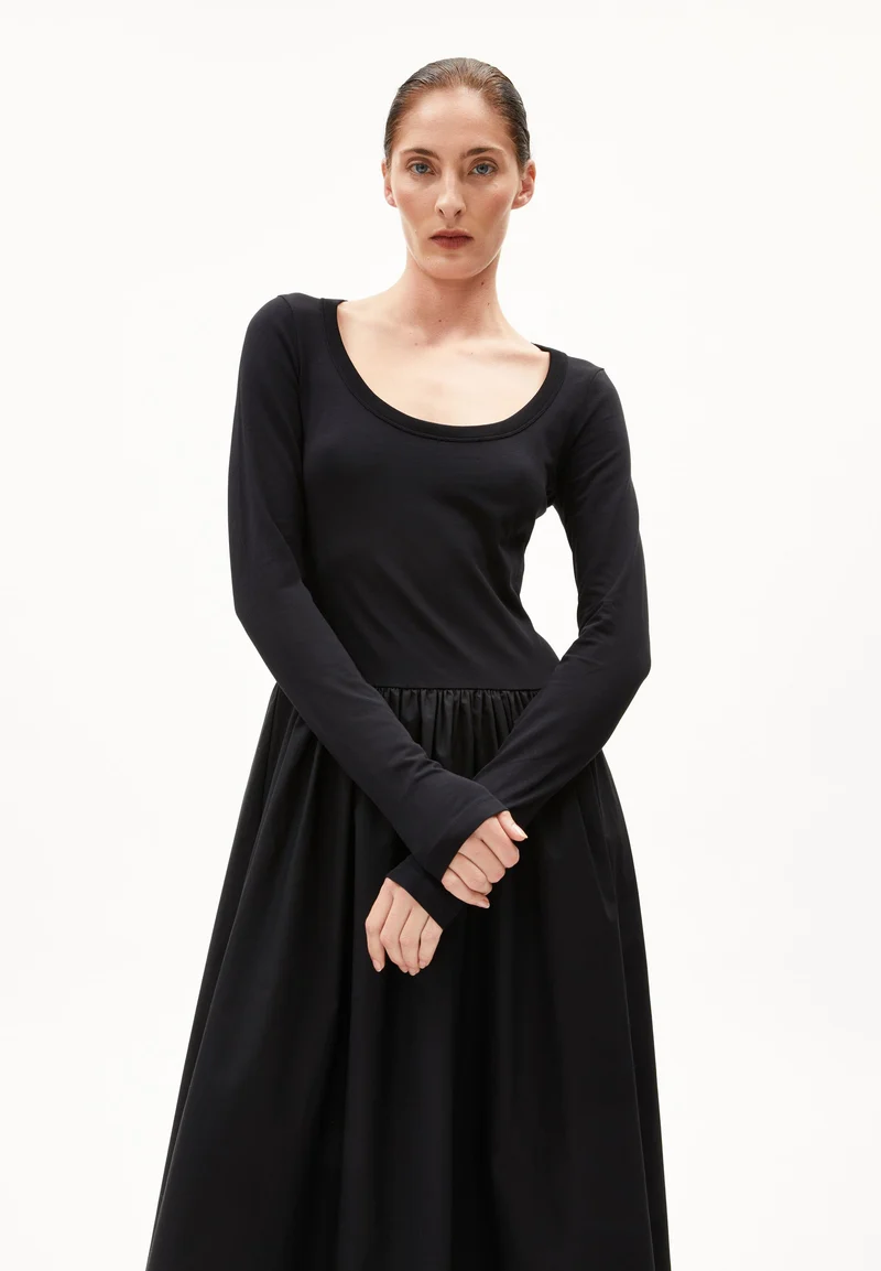 VILARAA KLEID | black-black