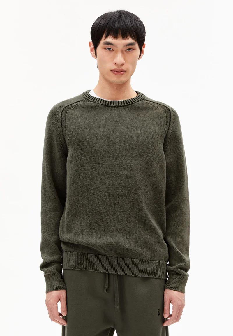 VAANJO GMT DYE STRICKPULLOVER | forest pine