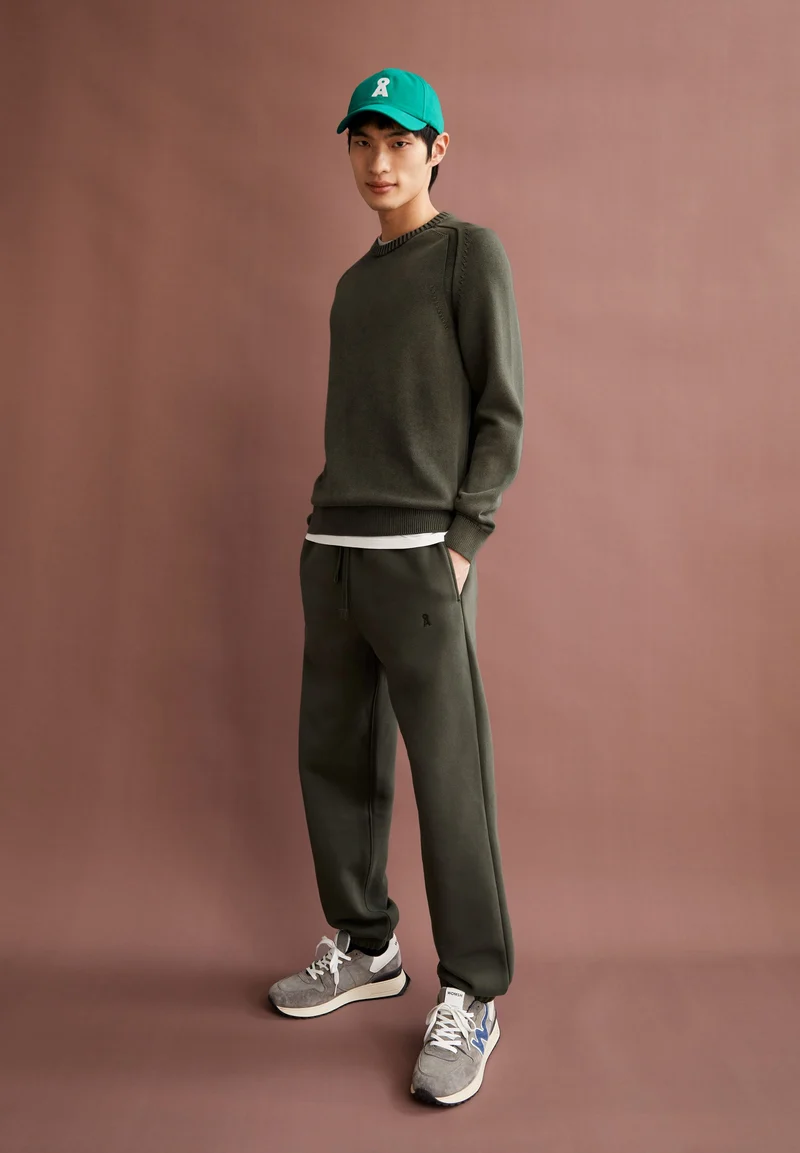 VAANJO GMT DYE STRICKPULLOVER | forest pine