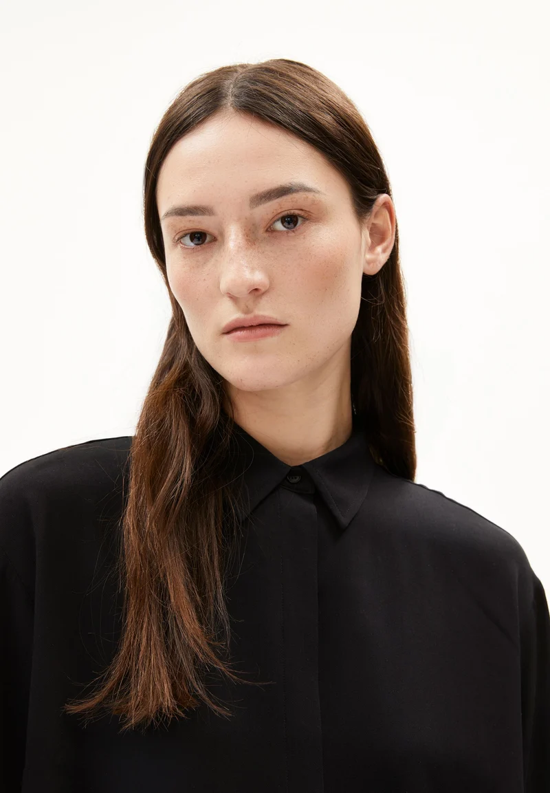 LARISAANA LANGARMBLUSE | black