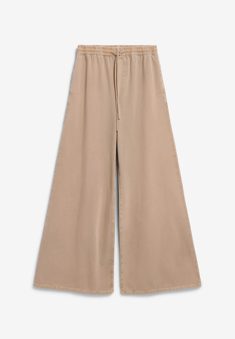 KELAANI JEANSHOSE | true camel