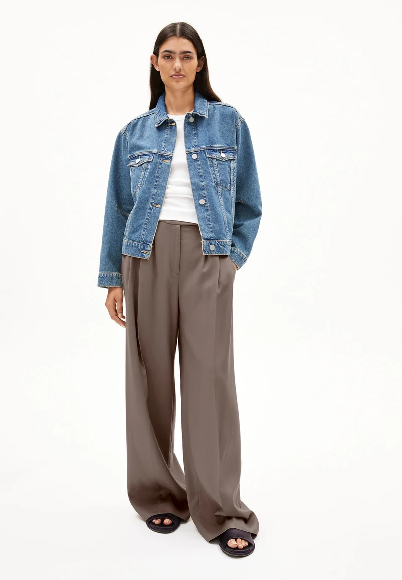 TAANA JACKE | celestial