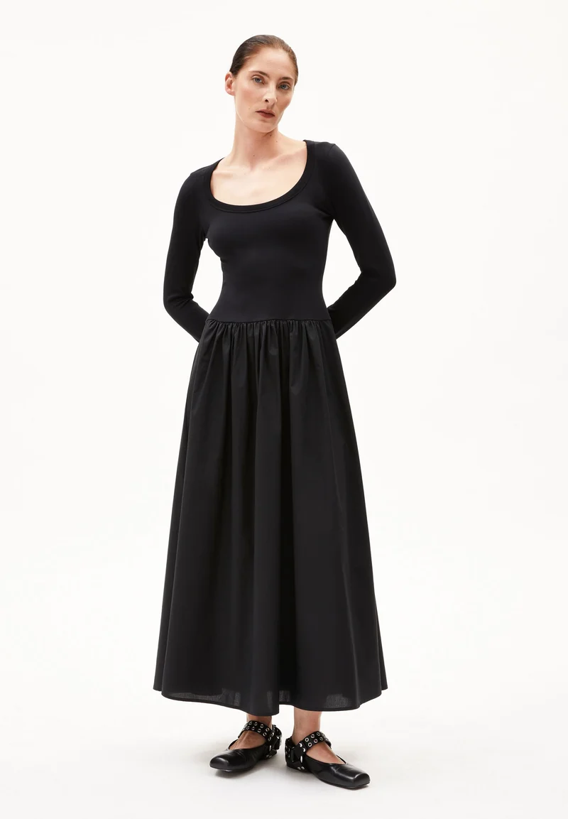 VILARAA KLEID | black-black