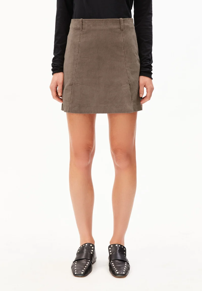 ZALAIAA CORDROCK | walnut cream