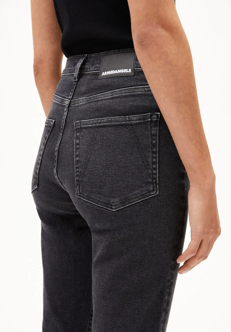 LEJAANI HIGH WAIST SLIM JEANS | blackish
