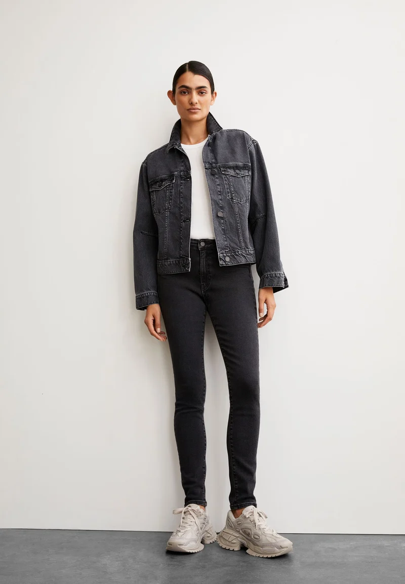 TILLAA MID WAIST SKINNY JEANS | true black washed