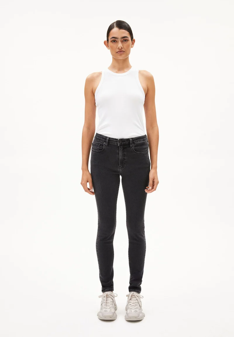 TILLAA MID WAIST SKINNY JEANS | true black washed