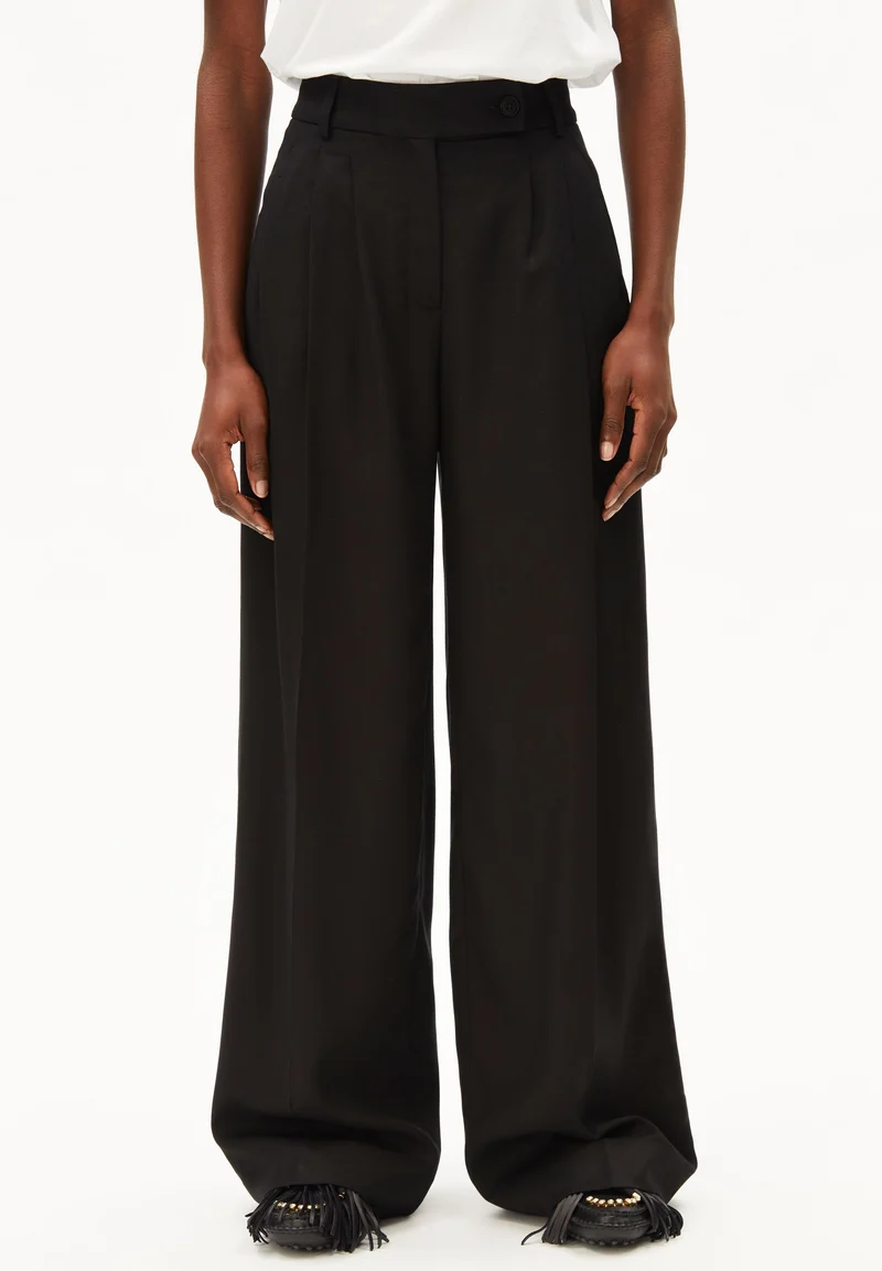 KAAYUA HOSE | black