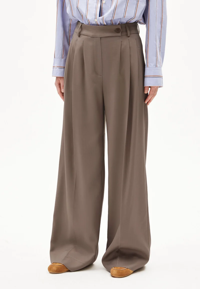 KAAYUA HOSE | walnut cream