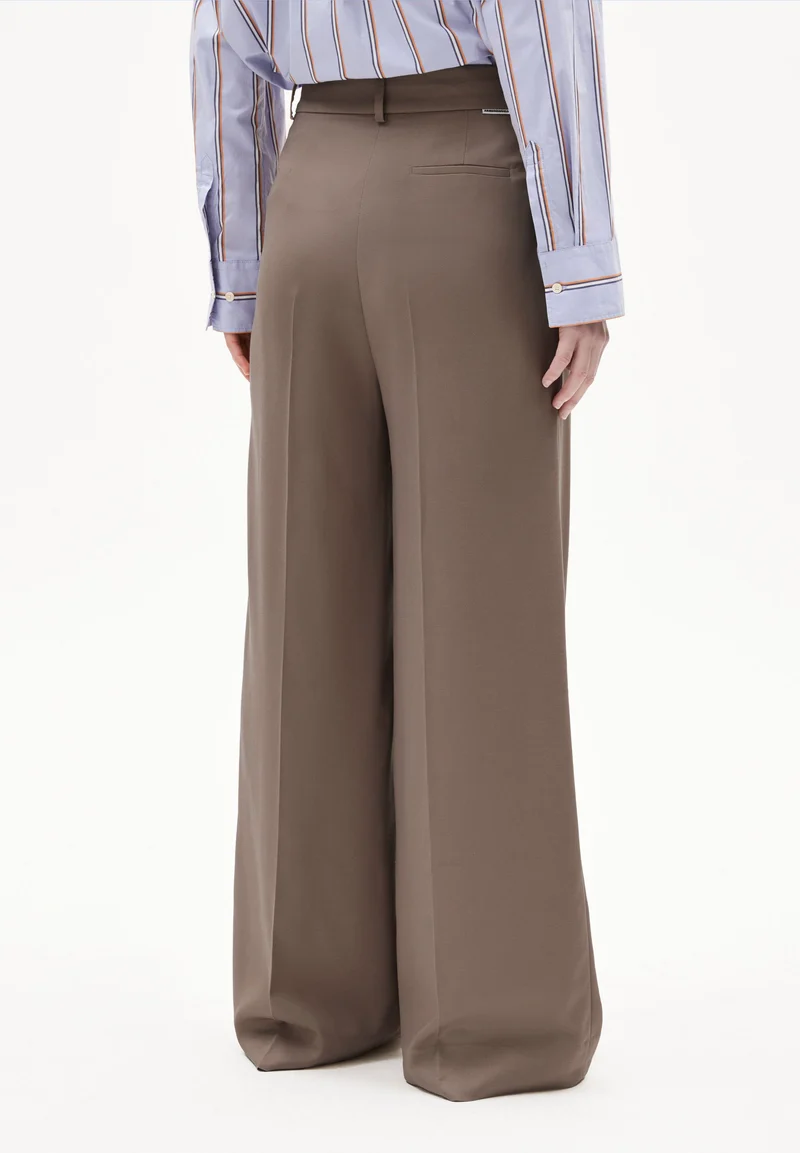 KAAYUA HOSE | walnut cream