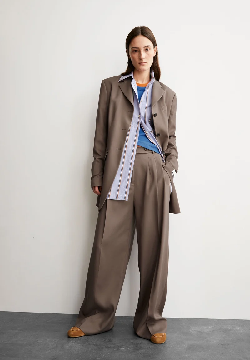KAAYUA HOSE | walnut cream