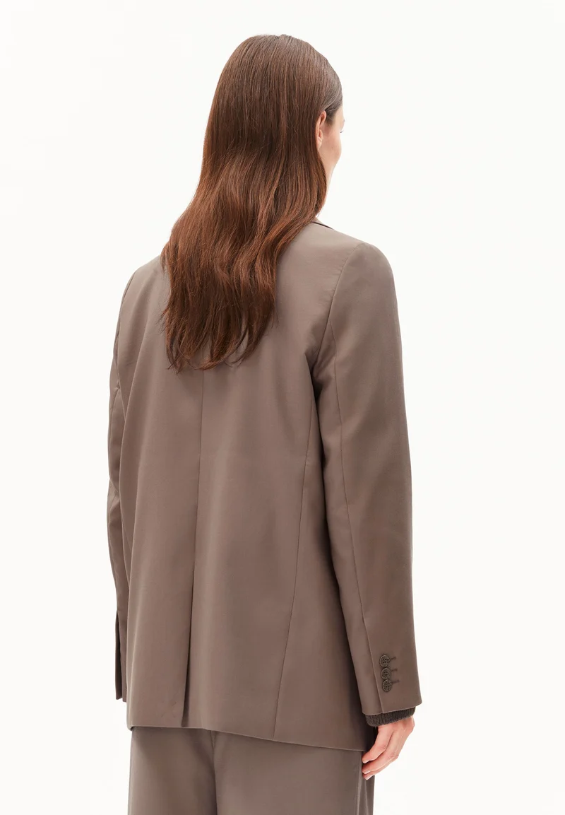 MIKULAA BLAZER | walnut cream