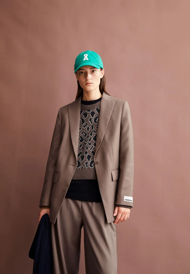 MIKULAA BLAZER | walnut cream