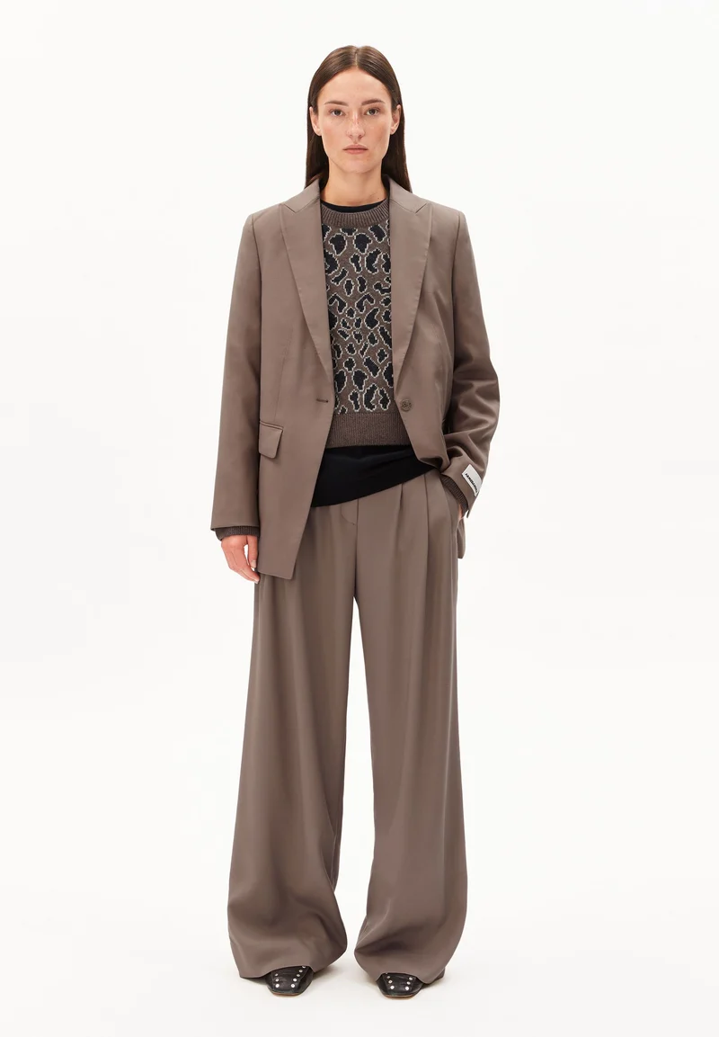 MIKULAA BLAZER | walnut cream