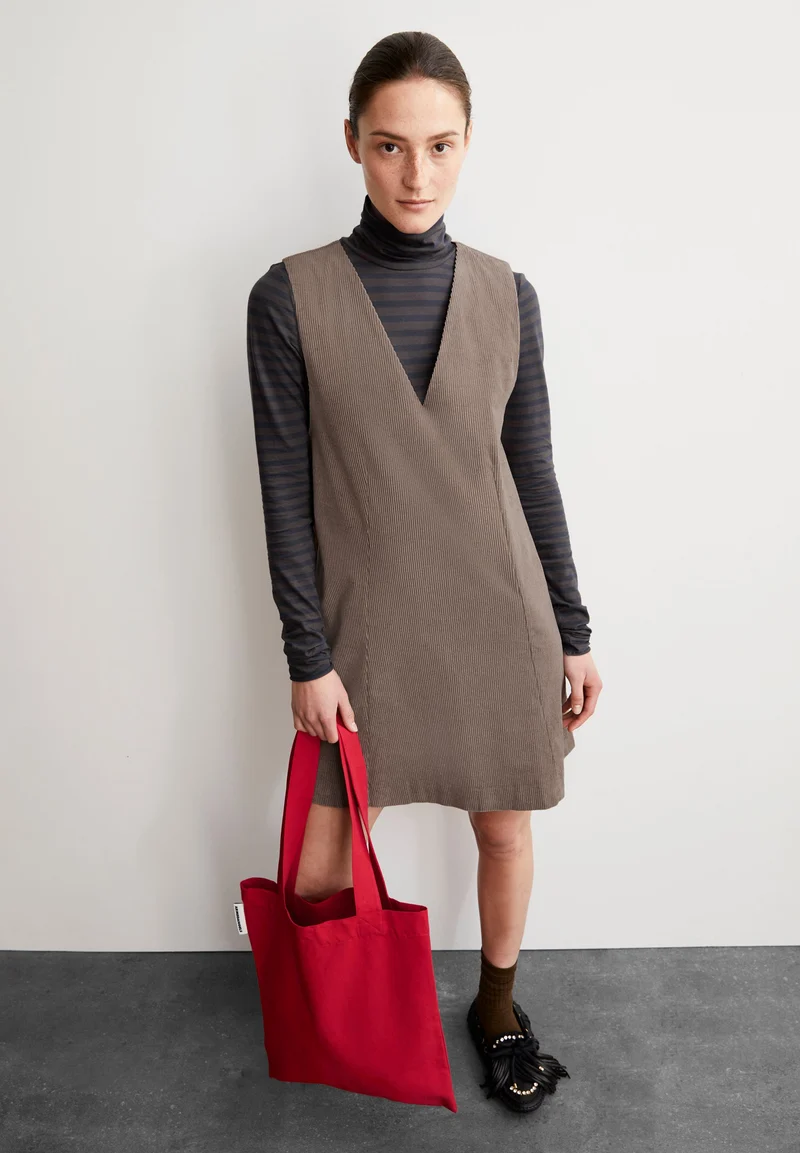 PINAAFO CORDUROY | walnut cream