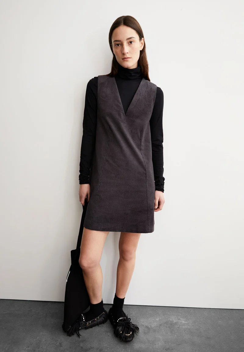 PINAAFO CORDUROY | dark steel