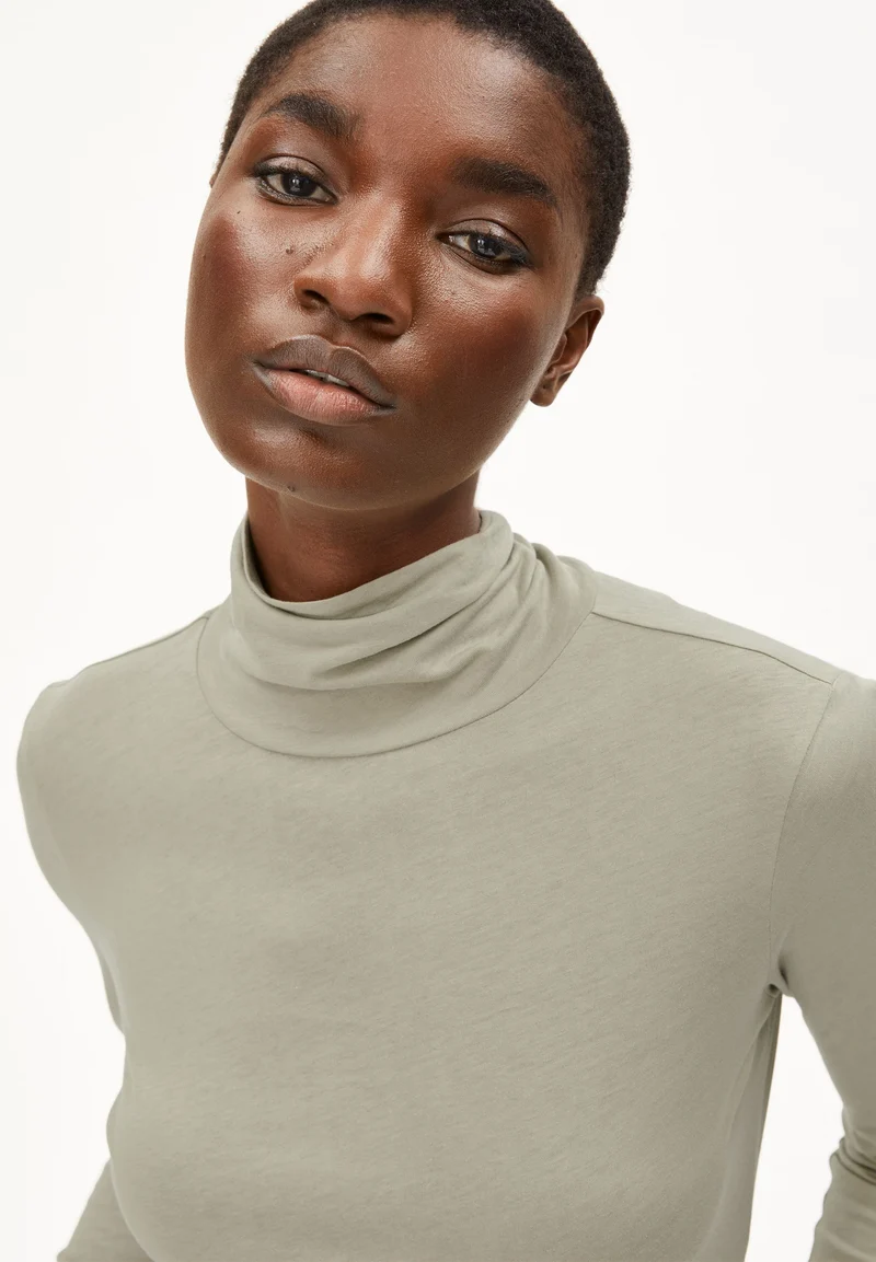GRAZILIANAA SOFT LANGARMSHIRT | light sage