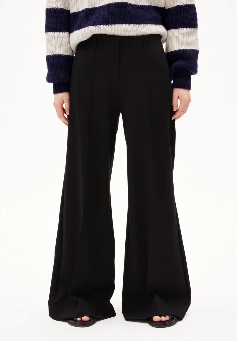 MAEVAA HOSE | black