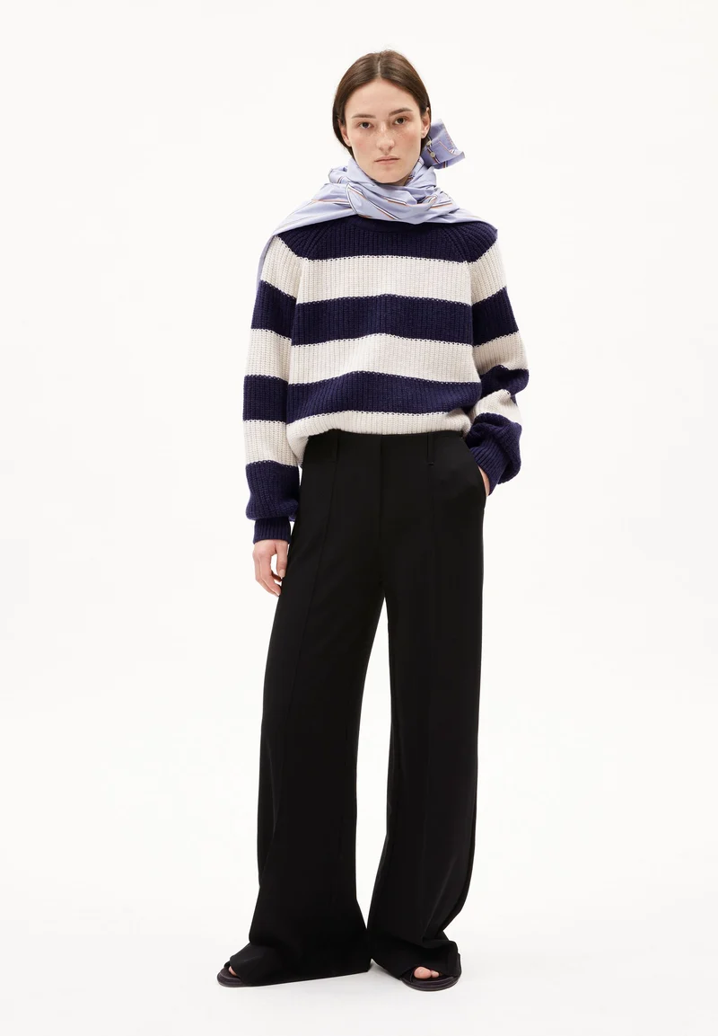 MAEVAA HOSE | black