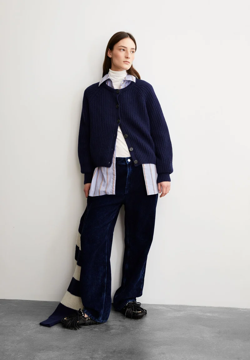 RIPP-STRICKJACKE | tinted navy