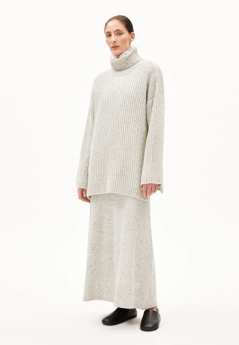 SABIRAA TWEED STRICKPULLOVER | oatmilk-black