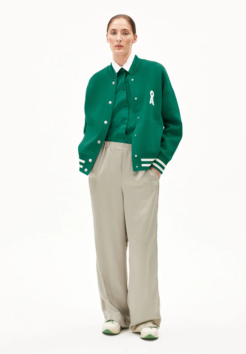 ICONIC Å BOMBERJACKE | emerald green-oatmilk