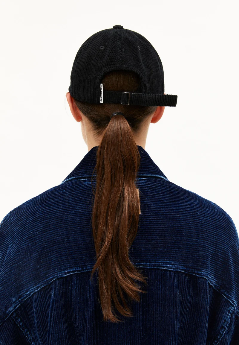 YENAAS CORD KAPPE | black