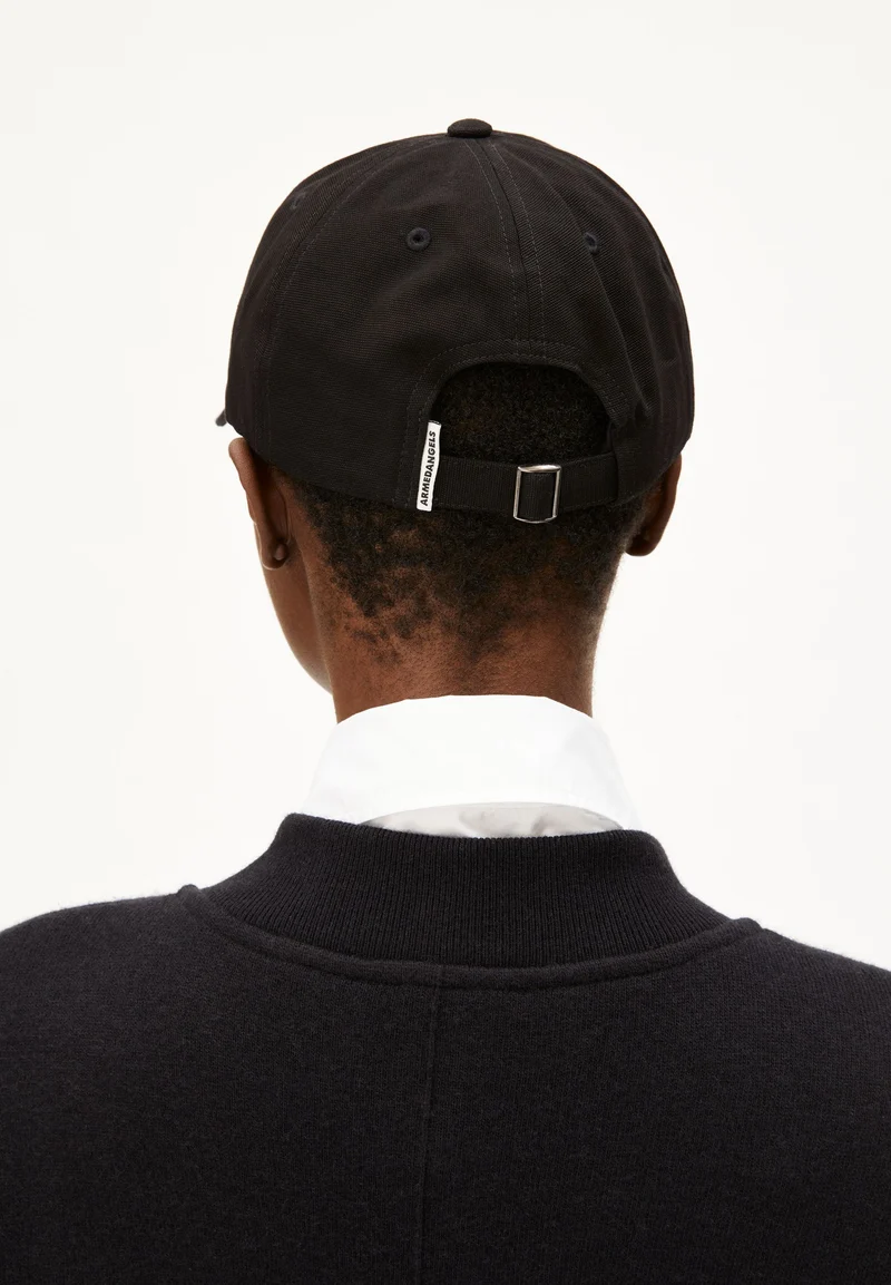 YENAAS LOGAA KAPPE | black-black
