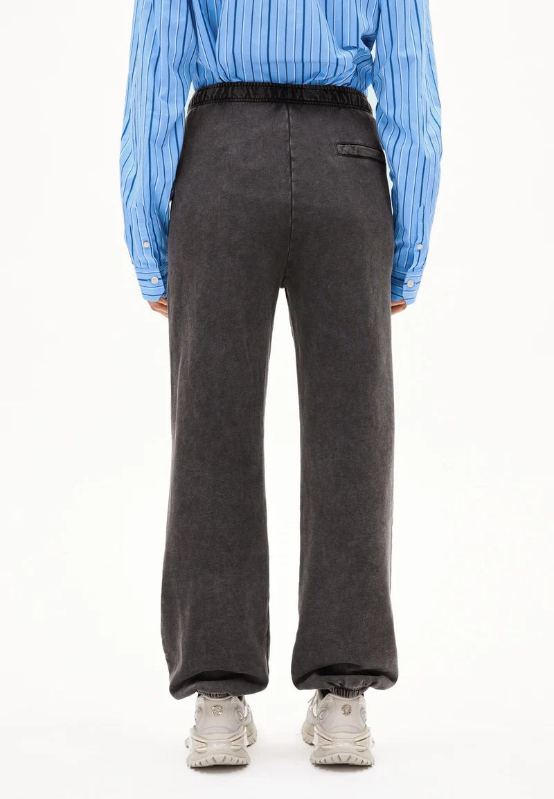 EMISAA GMT DYE SWEATPANT | black