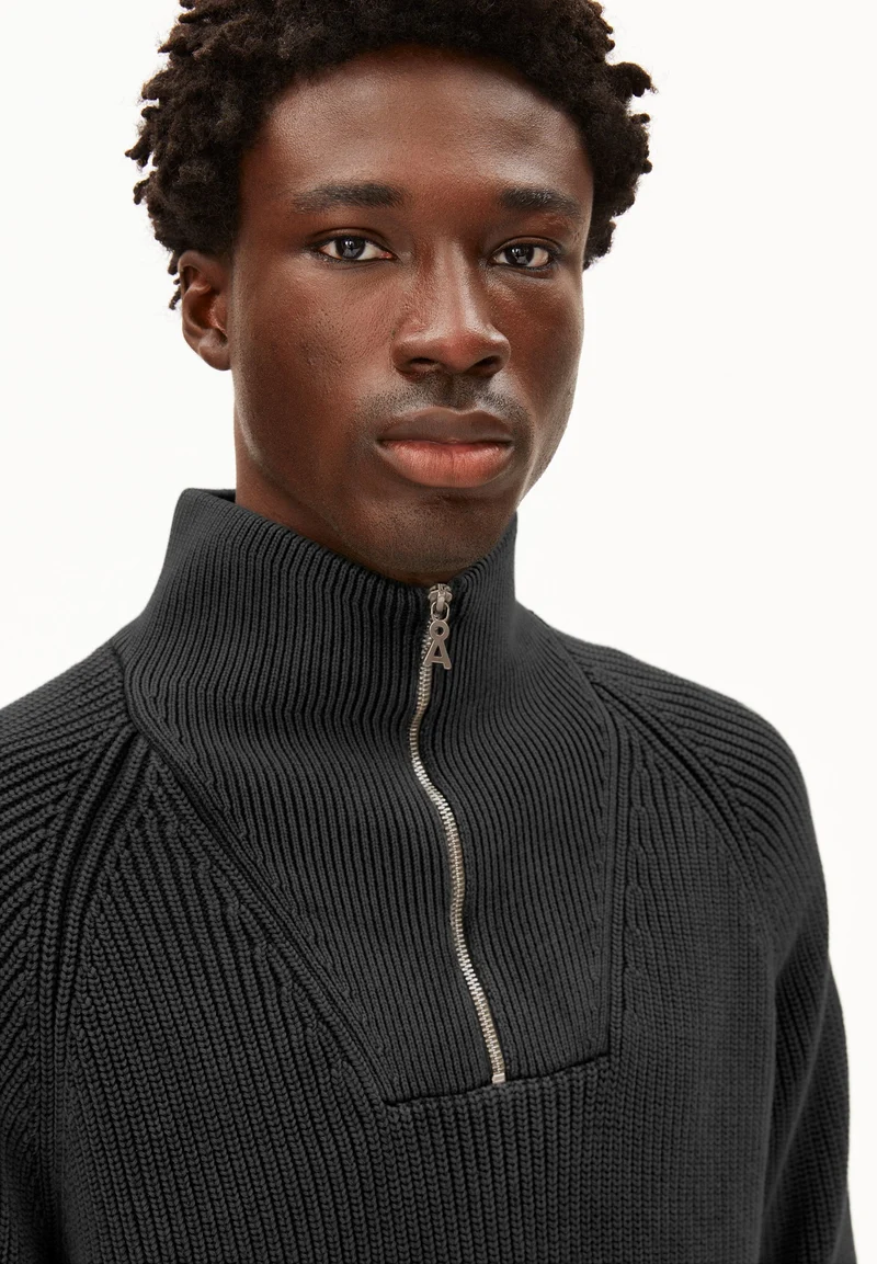 KAALVES GMT DYE | black