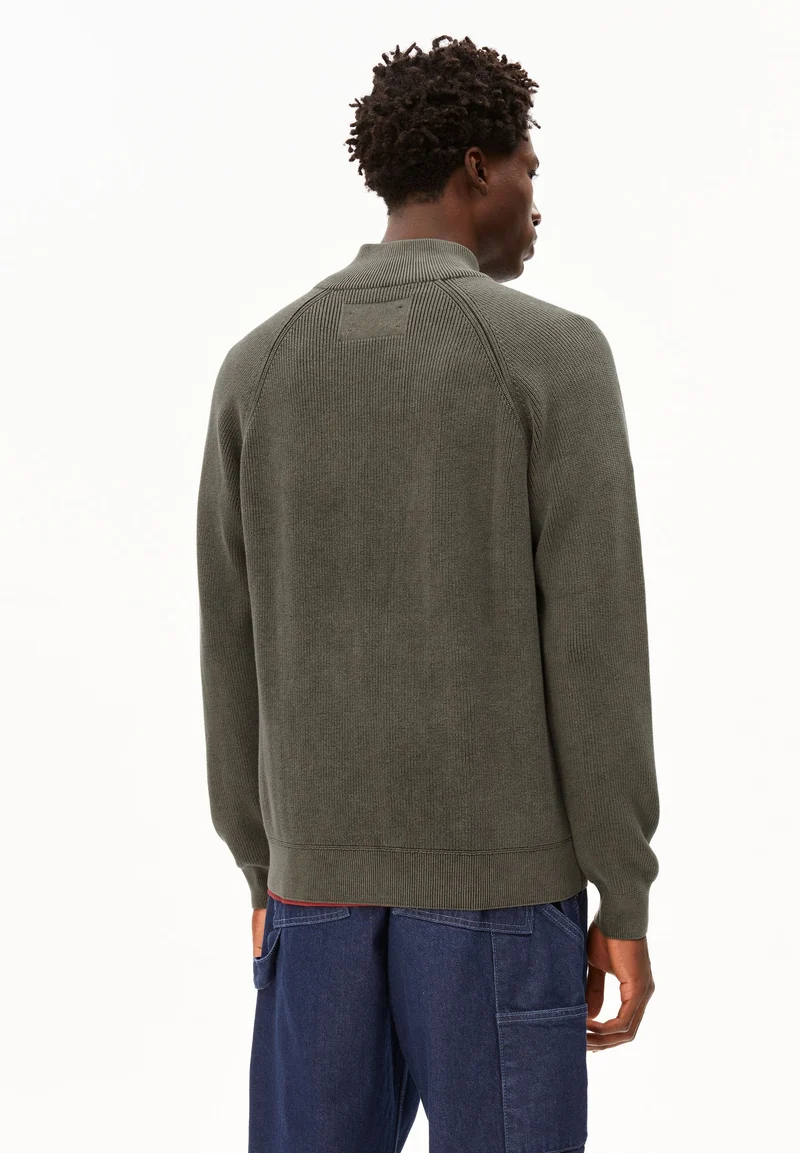 AARTYOM GMT DYE STRICKTROYER | forest pine