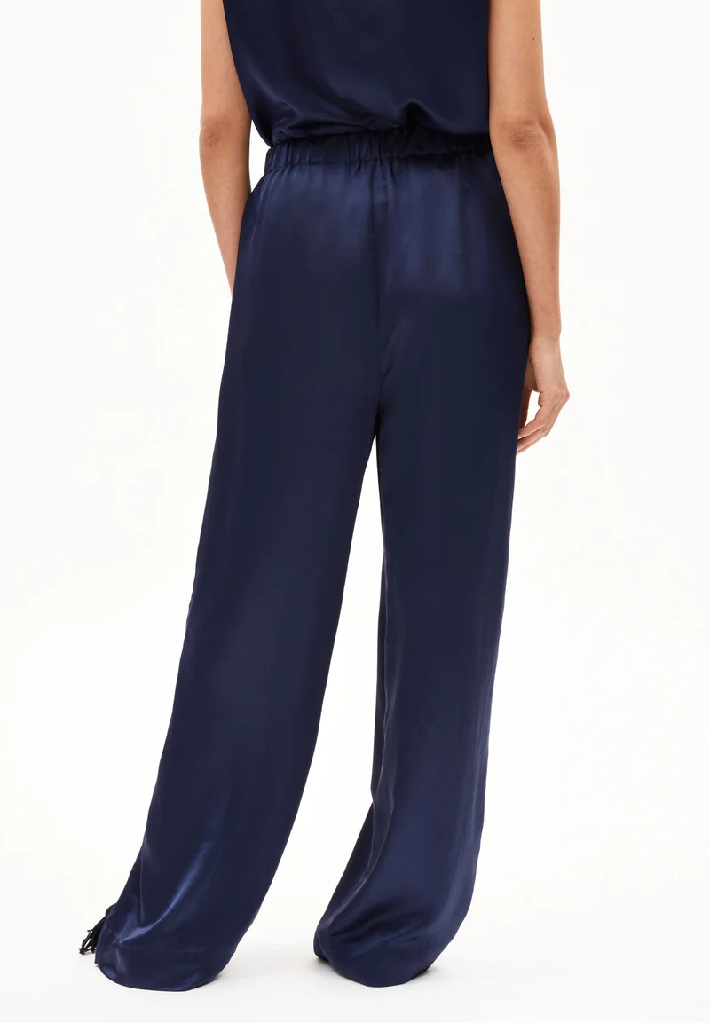 JONVAALIE NIALAA HOSE | tinted navy