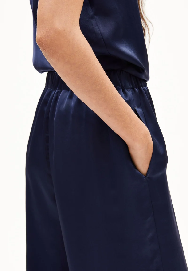 JONVAALIE NIALAA HOSE | tinted navy