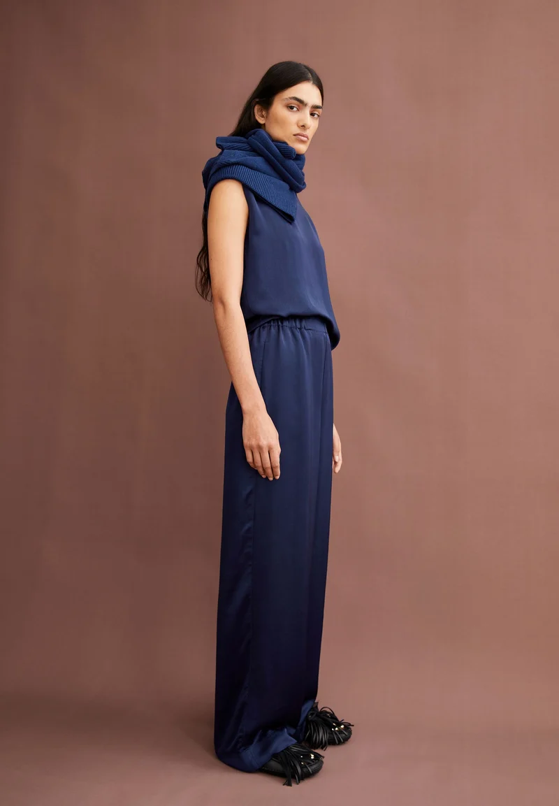 JONVAALIE NIALAA HOSE | tinted navy