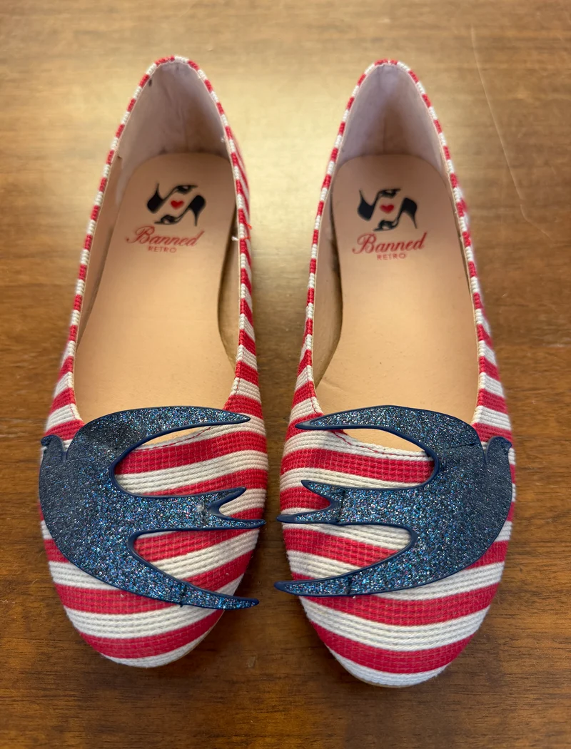 Ballerinas mit Schwalben Applikation, Gestreift