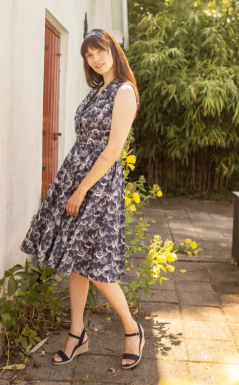 Swingkleid Nova Sea Shelly mit Muscheldruck, Marineblau