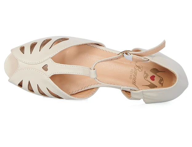 Retro Sandale Secret Love Flats, Creme