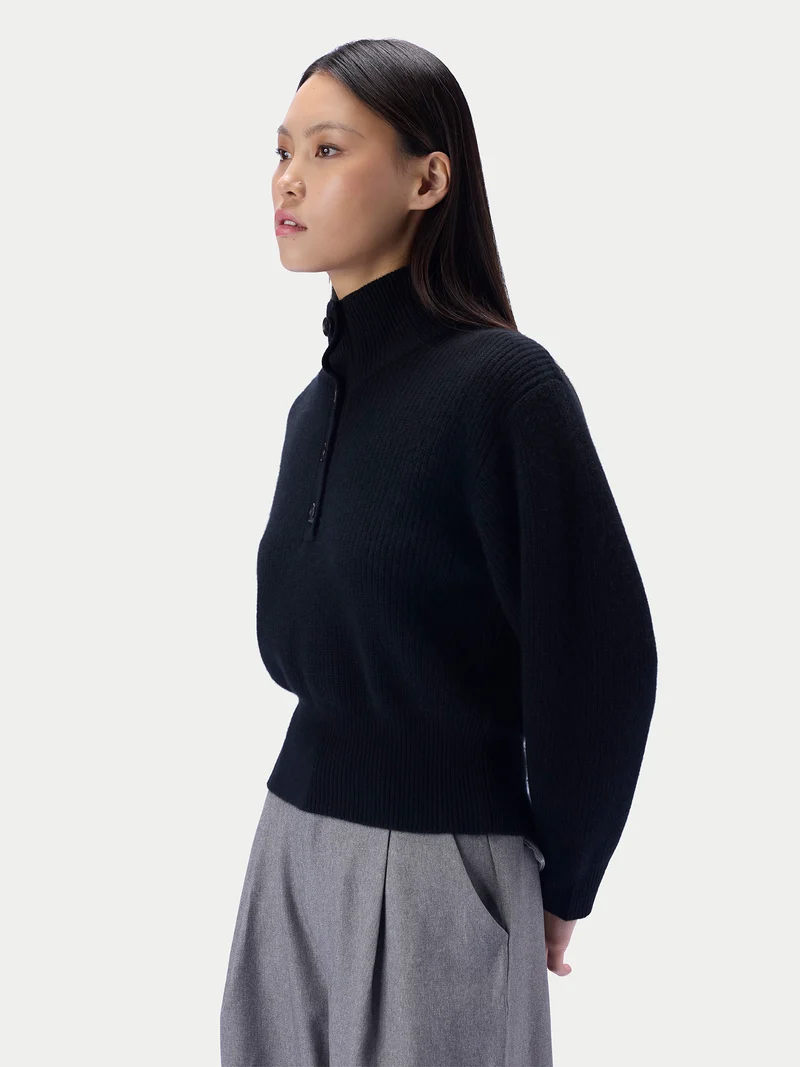 Kaschmirpullover mit Knopfleiste und Stehkragen