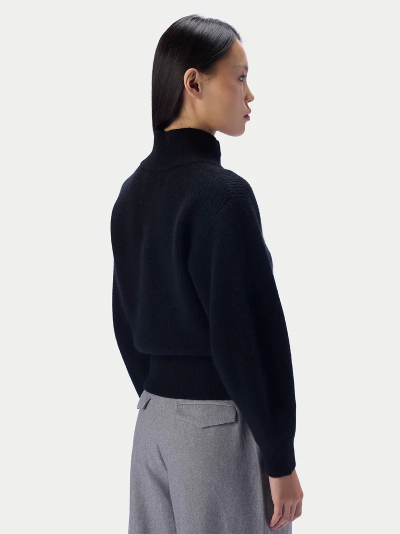Kaschmirpullover mit Knopfleiste und Stehkragen