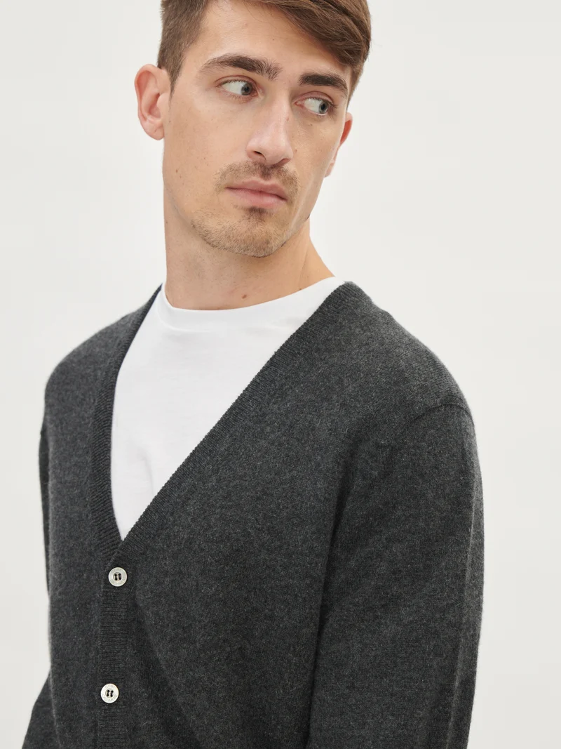 Basic V-Ausschnitt Kaschmirstrickjacke mit Knöpfen