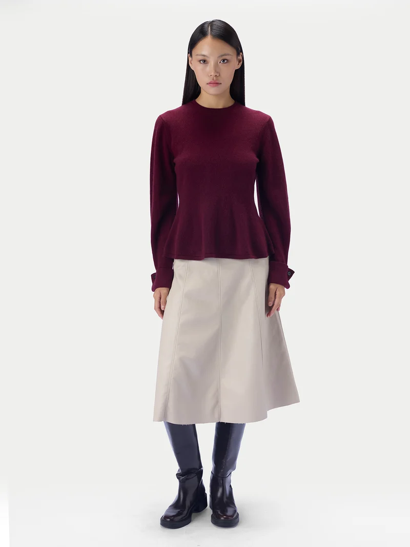 Kaschmirpullover mit ausgestelltem Saum und Rundhalsausschnitt