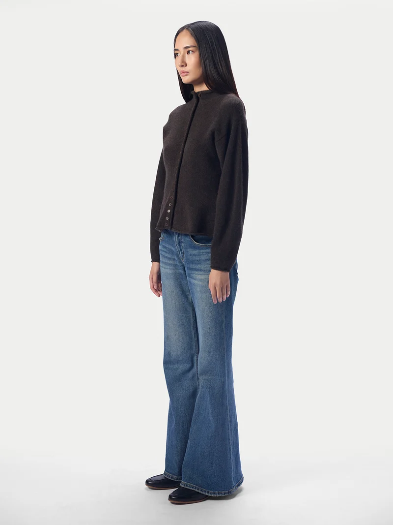 Kaschmir-Strickjacke mit Stehkragen und Knopfleiste