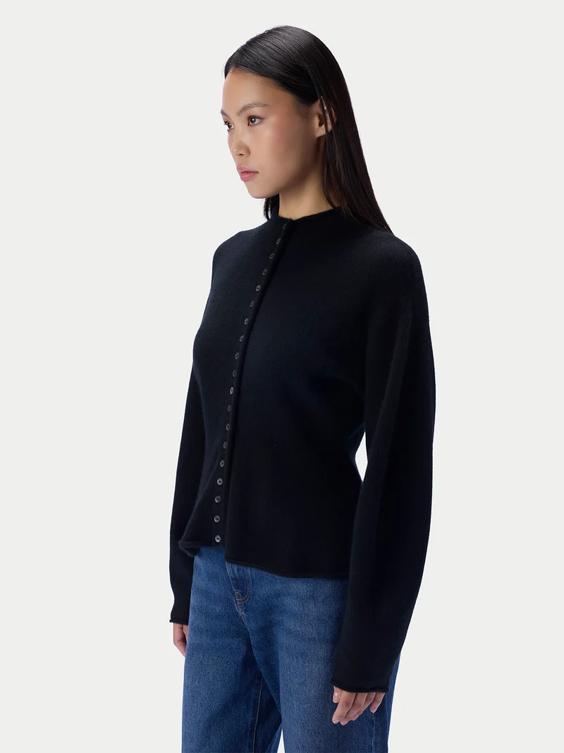 Kaschmir-Strickjacke mit Stehkragen und Knopfleiste