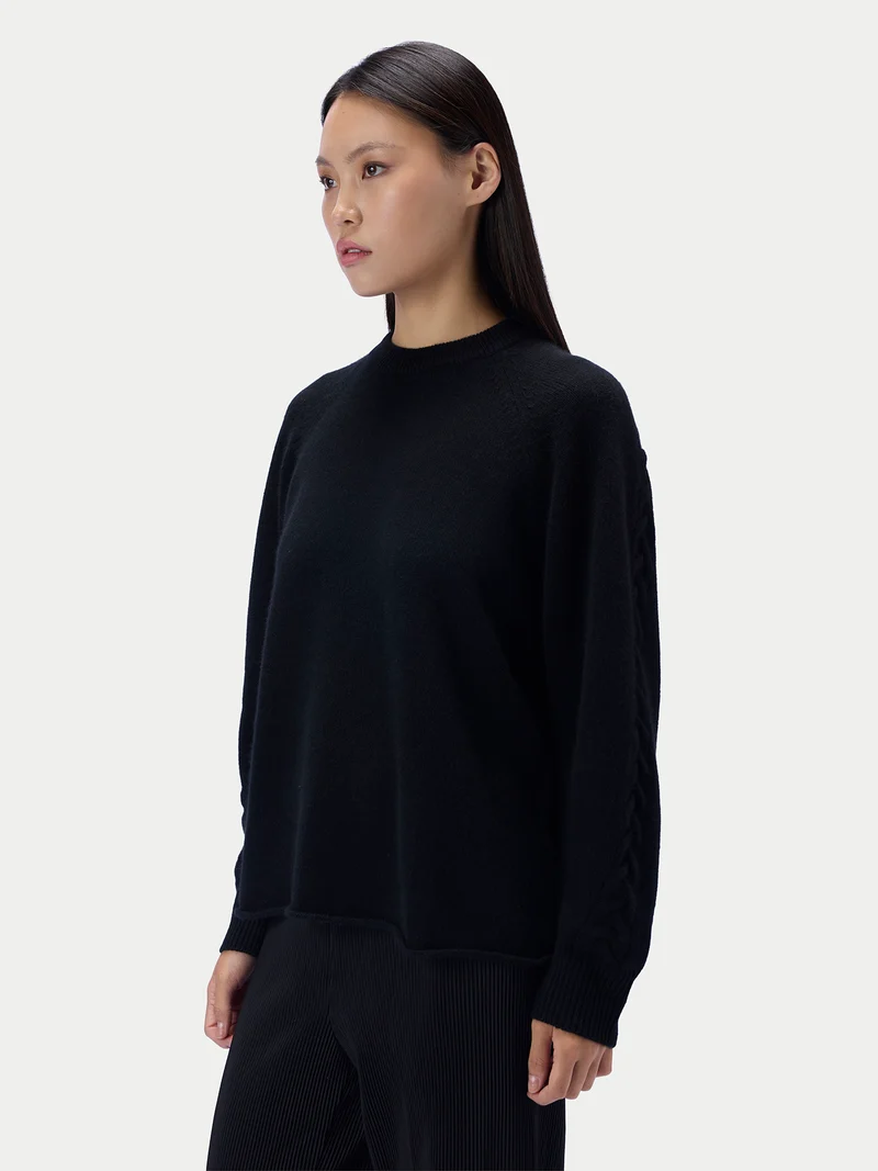 Kaschmirpullover mit Zopf-Raglanärmeln und Rundhalsausschnitt