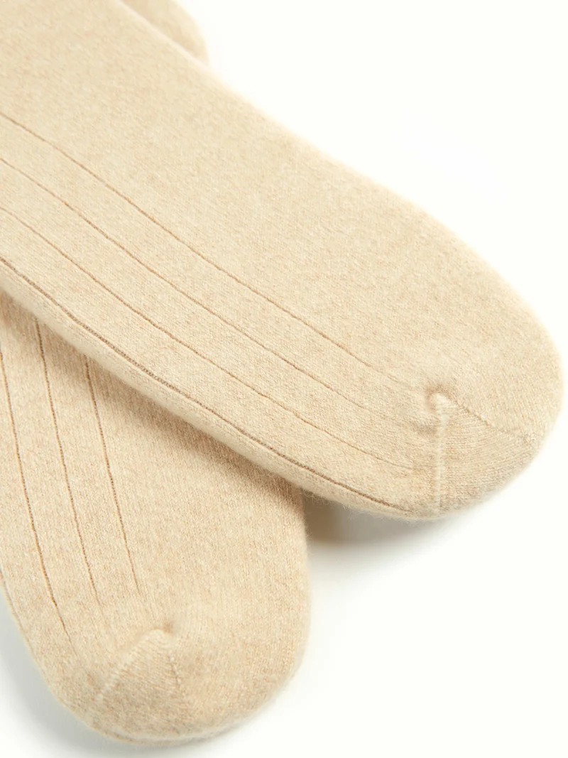 Naturfarbene Kaschmir Unisex Strick-Bettsocken mit Trim