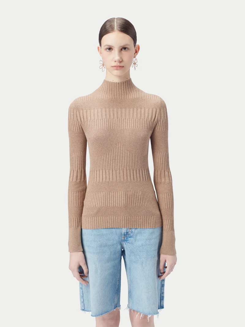 Hochgeschlossener Rippenpullover aus Baumwoll-Seiden-Kaschmir-Mischung